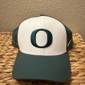 Nike Oregon Ducks Green and White Hat